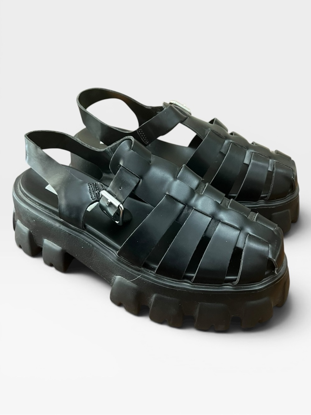 Steve Madden Echo Chunky Fisherman Sandals Black Platform Vegan Size 8.5